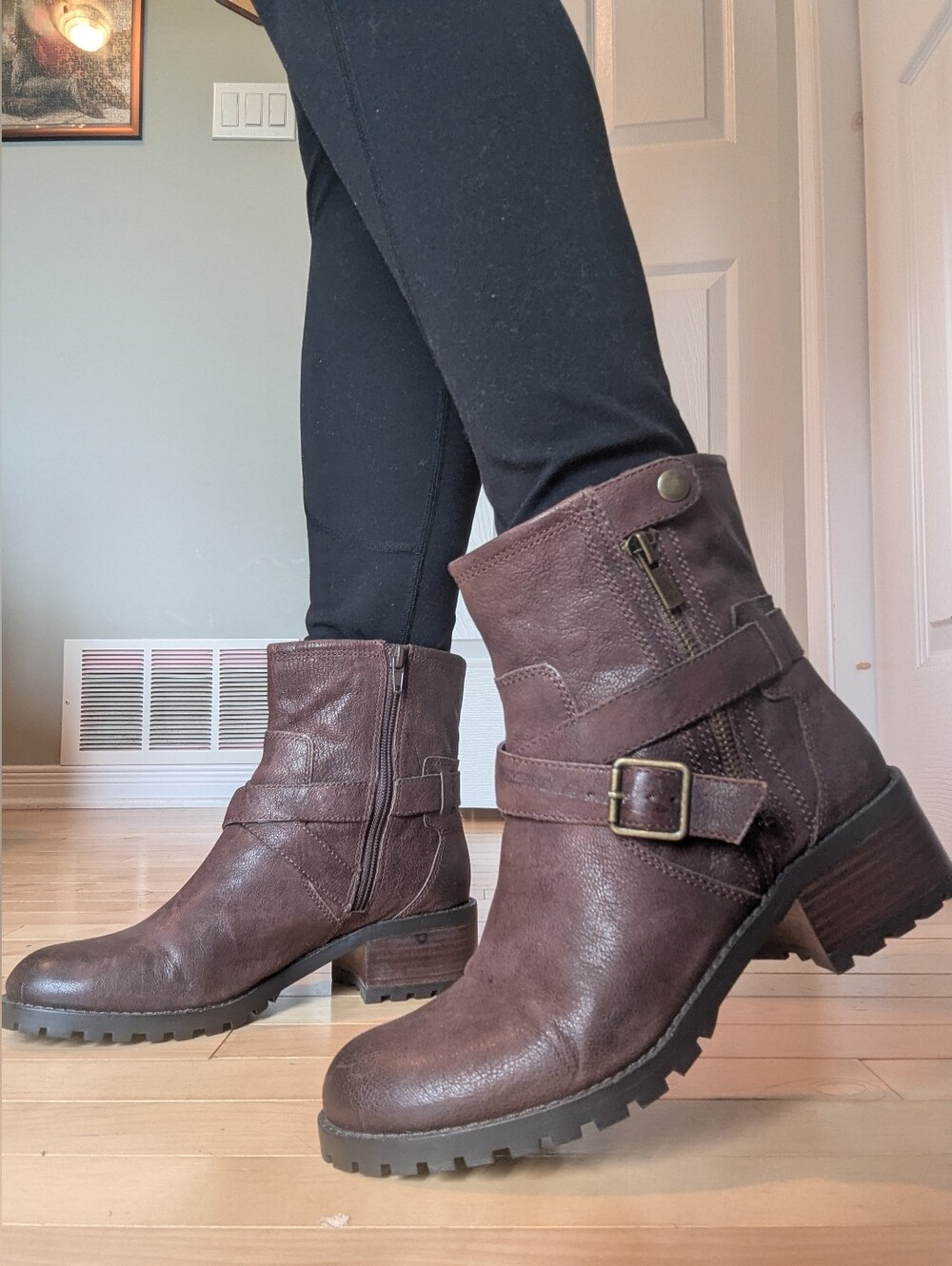Genuine Leather Brown Lord & Taylor Walcott Boots sz8